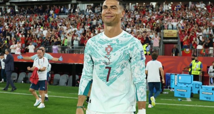 Ronaldo Defiant on Portugal Future: 