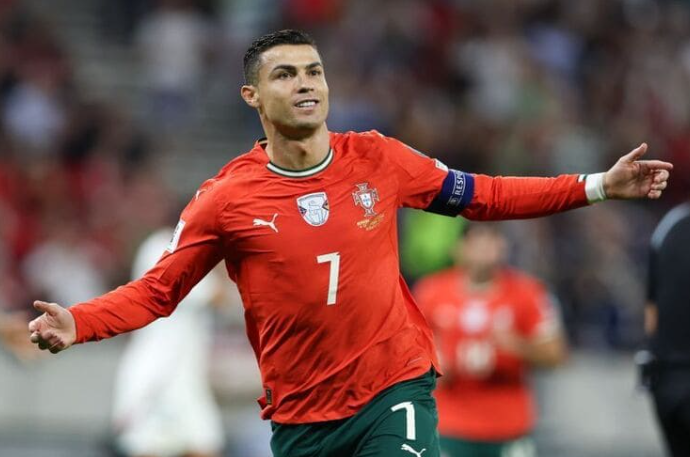 Ronaldo có bao nhiêu Quả bóng vàng? Thành tích 5 lần giành danh hiệu