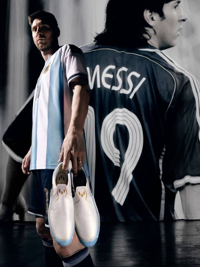 Vũ điệu cuối cùng! Adidas ra mắt giày đấu World Cup của Messi: Tango Hồi Kết