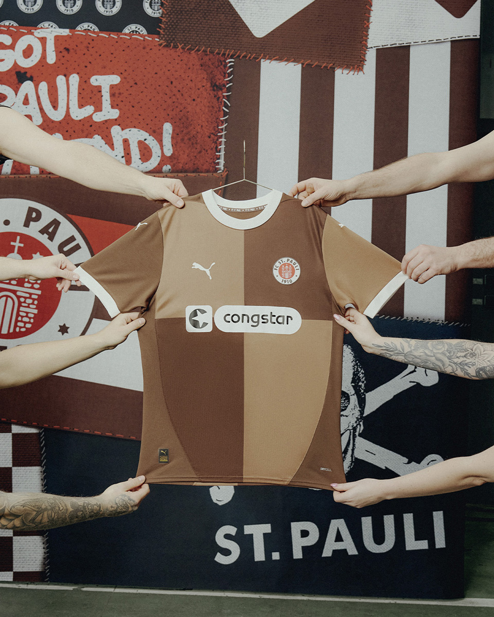 ​Áo thi đấu sân nhà St. Pauli cho mùa giải 2024-25