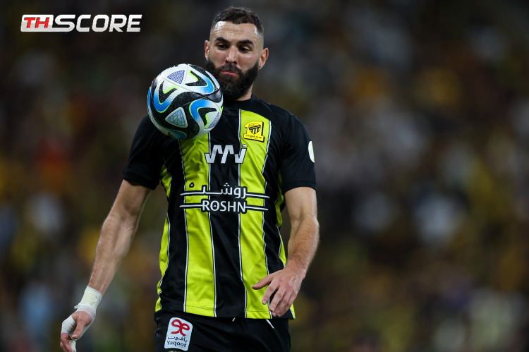 ​เบนเซม่า กำลังพิจารณาที่จะอำลาทีมหลังจบฤดูกาลนี้ และตกลงที่จะกลับสู่เรอัล มาดริด ในฐานะทูต