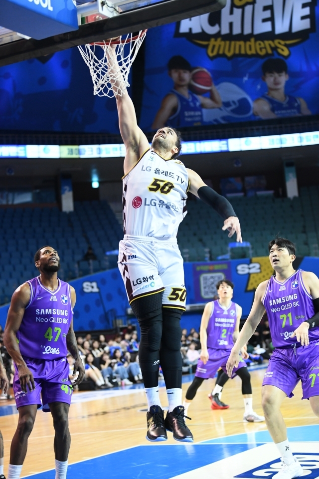 창원LG, 삼성 완파하며 2위 굳히기...마레이 27점 15리바운드