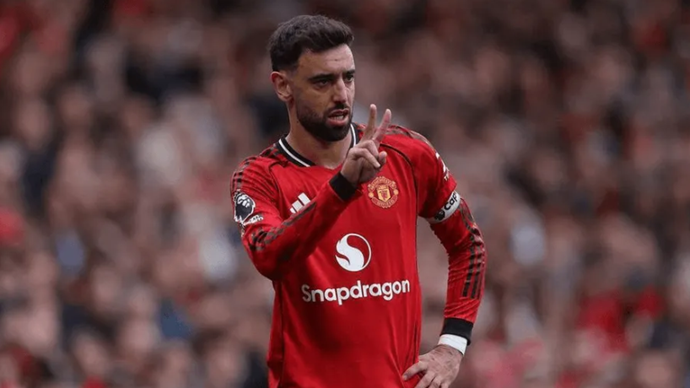 ​Official: Bruno Fernandes Named FWA Player of the Year, Edges Out Rice by Narrow Margin