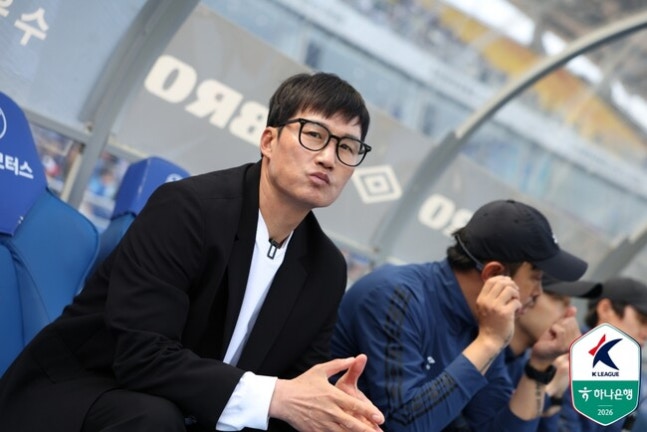 K리그2 진정한 왕 누굴까...'철벽의 이정효호' 수원 VS '7연승 질주' 부산 대격돌!