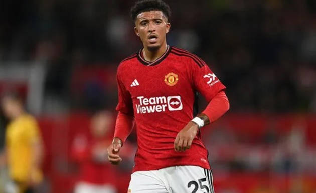 Barca ‘rối quá làm liều’ với Sancho?