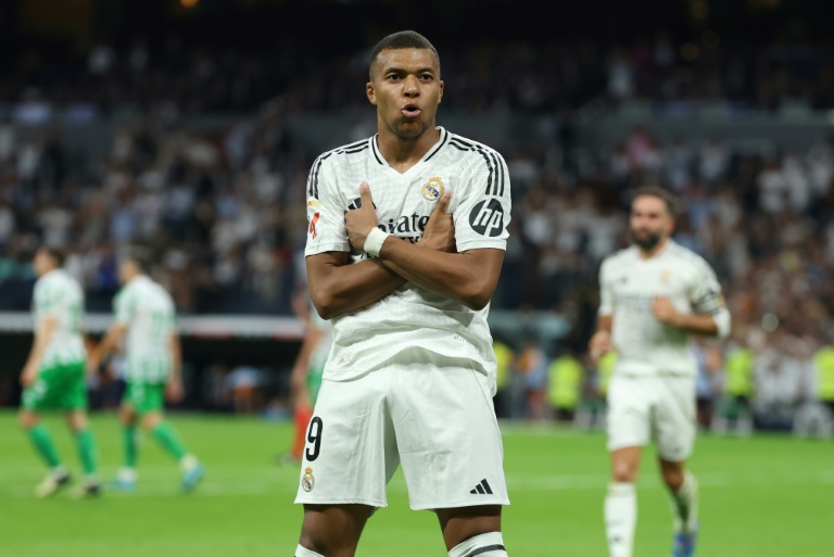 Mpbappe lập cú đúp chấm dứt không bàn thắng ở 3 vòng đầu tiên La Liga