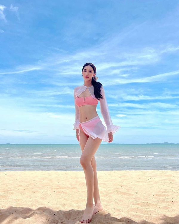 เบส รักษ์วนีย์ โต้โชว์เซ็กซี่ประชด ตงตง - โบ้ยถามฝ่ายชายยังเหลือของที่บ้านไหม ?