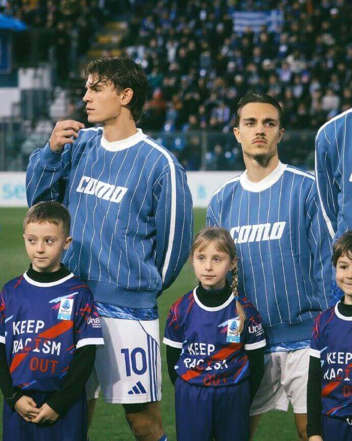 Serie A, Como xuất hiện với áo khoác cổ điển