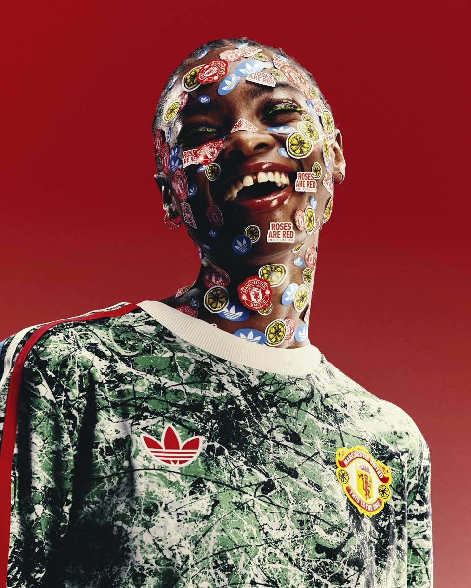 Adidas × Manchester United × Stone Roses loạt quần áo chung