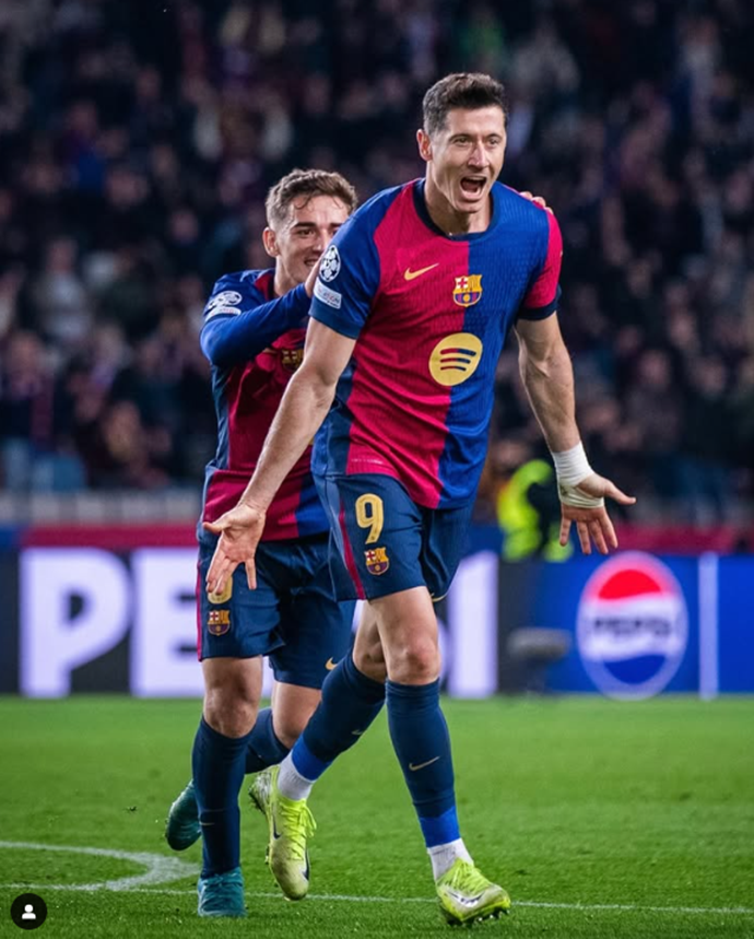 100 Champions League goals for Robert Lewandowski. Legend of the game! ✨🇵🇱