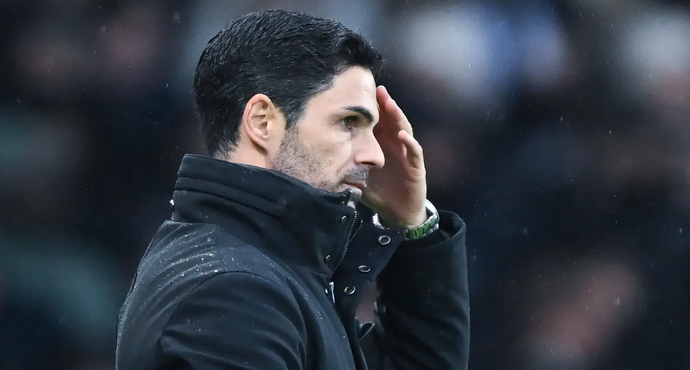 Photo: Fulham's Tight Defensive Line Frustrates Arsenal