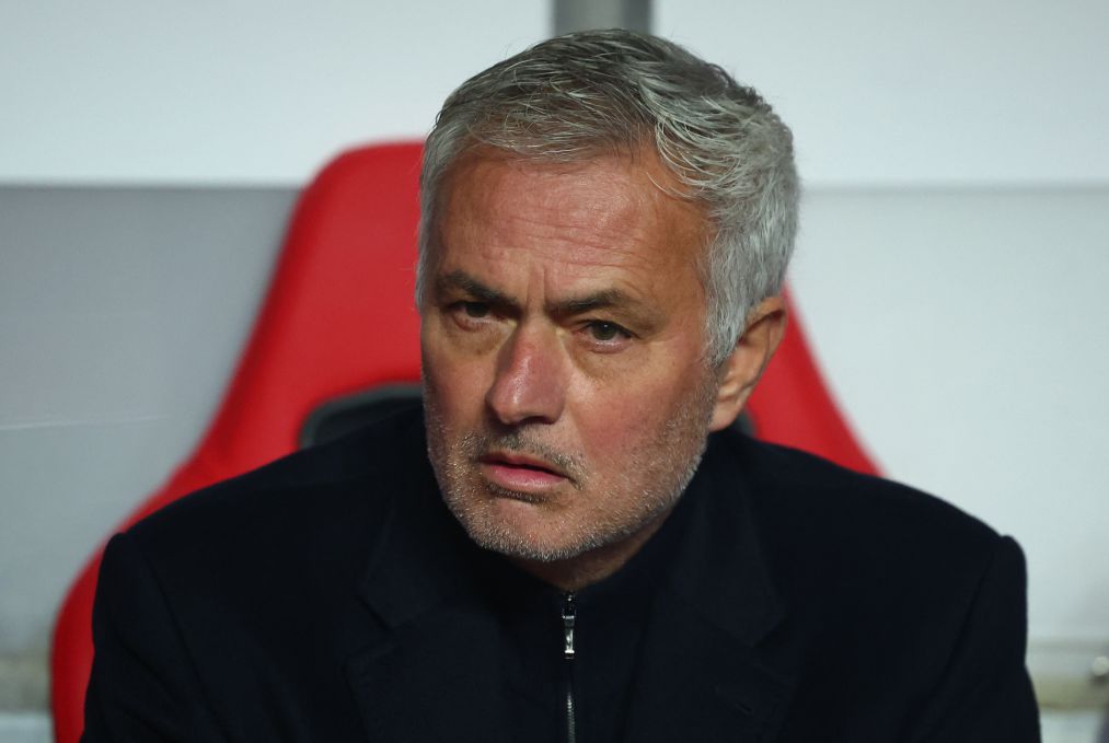 Mourinho đi vào lịch sử, HLV đầu tiên dẫn dắt 7 đội bóng khác nhau tại vòng loại trực tiếp Champions League