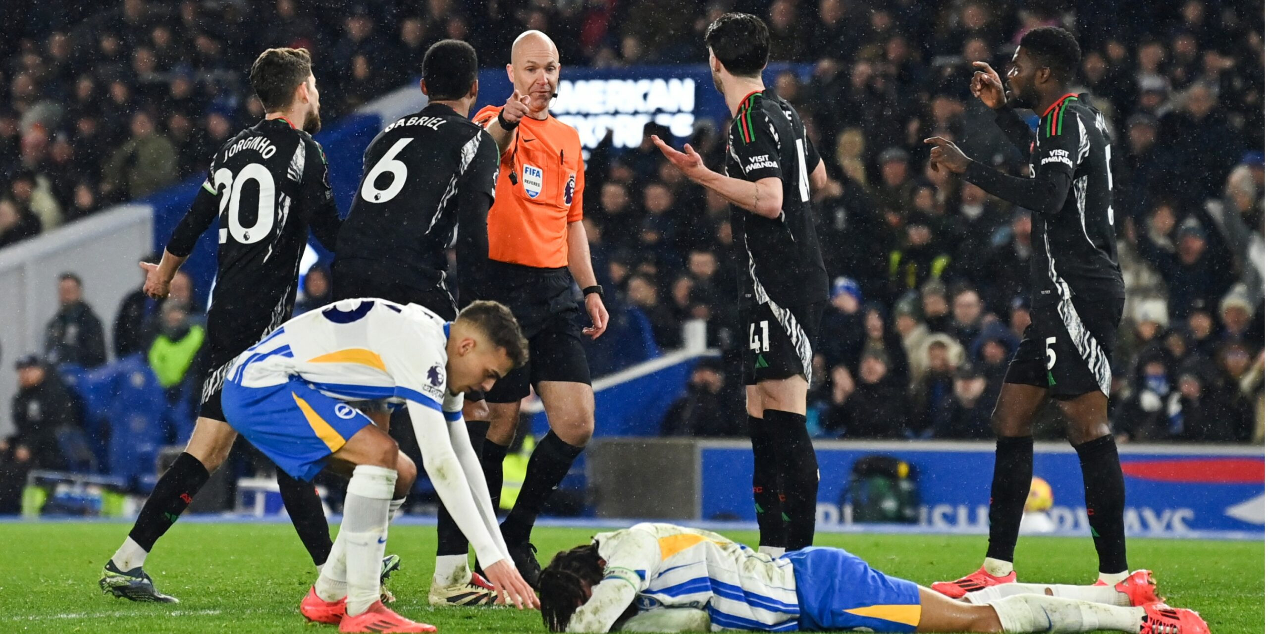 Brighton 1-1 Arsenal | Chuỗi 3 trận thắng liên tiếp bị chấm dứt, Nwaneri ghi bàn, Saliba phạm lỗi dẫn đến quả phạt đền