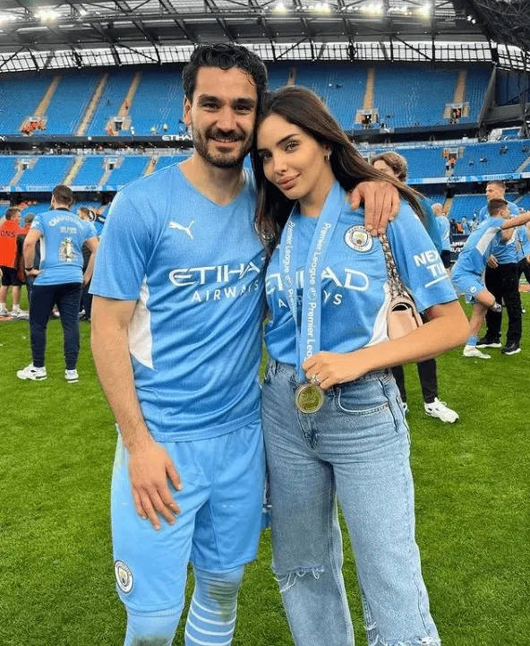 Trận Manchester City vs Arsenal sắp tới, The Sun điểm lại thành viên vợ/bạn gái của cầu thủ hai đội