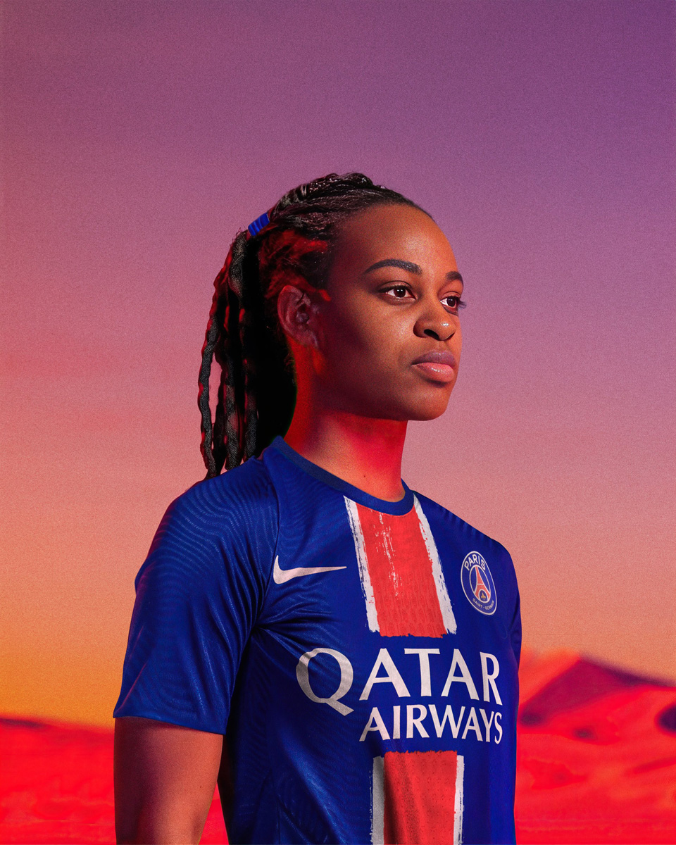 Áo đấu sân nhà của Paris Saint Germain 2024-25