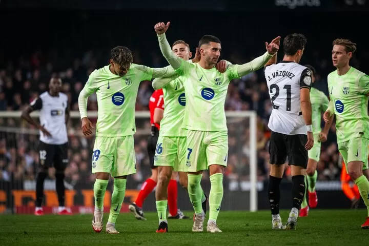 Valencia 0-5 Barcelona | Ferran Torres lập hat-trick chỉ sau 30 phút, Fermin và Yamal lập công