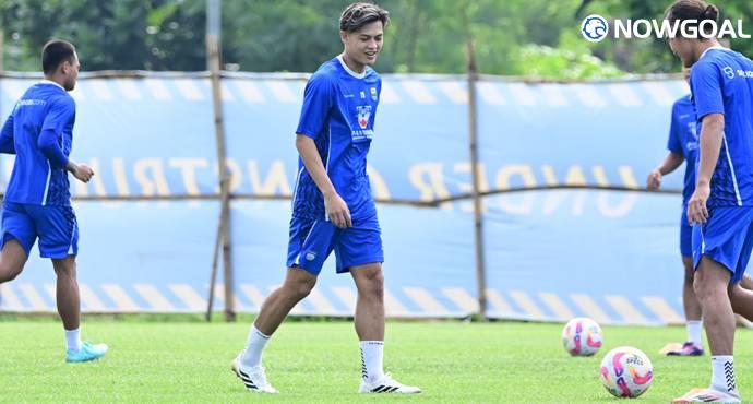 Persib Coach Dismisses Dewangga Exit Talk as Mid-Season Transfer Rumors Heat Up