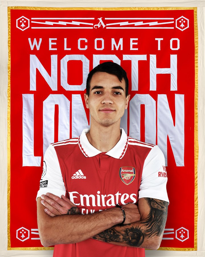 Arsenal confirm signing of defender Jakub Kivir from Spezia