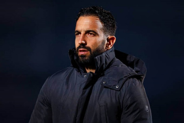 Amorim phá vỡ im lặng về việc dẫn dắt Man Utd