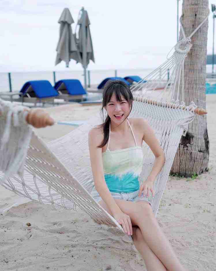 แพทตี้ อังศุมาลิน แจกความสดใส สวมชุดเกาะอก สาดออร่าริมทะเล สวยสะกด สะดุดทุกสายตา