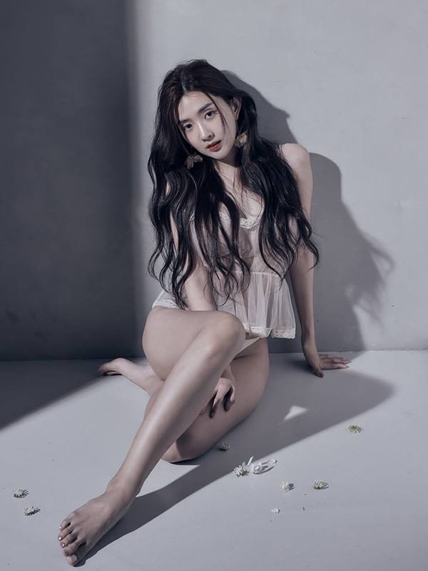 เบียร์ เดอะวอยซ์ เสิร์ฟภาพจากโฟโต้บุ๊ก ลุคเซ็กซี่ขยี้ใจปนแซ่บ ทำโซเชียลแทบลุกเป็นไฟ