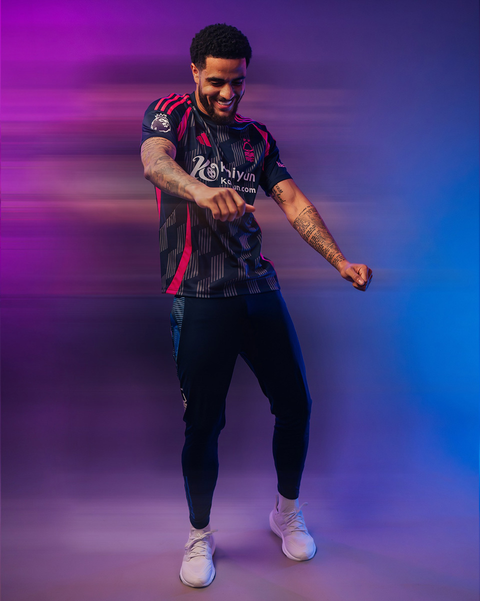 Áo đấu sân khách Nottingham Forest mùa giải 2024-25