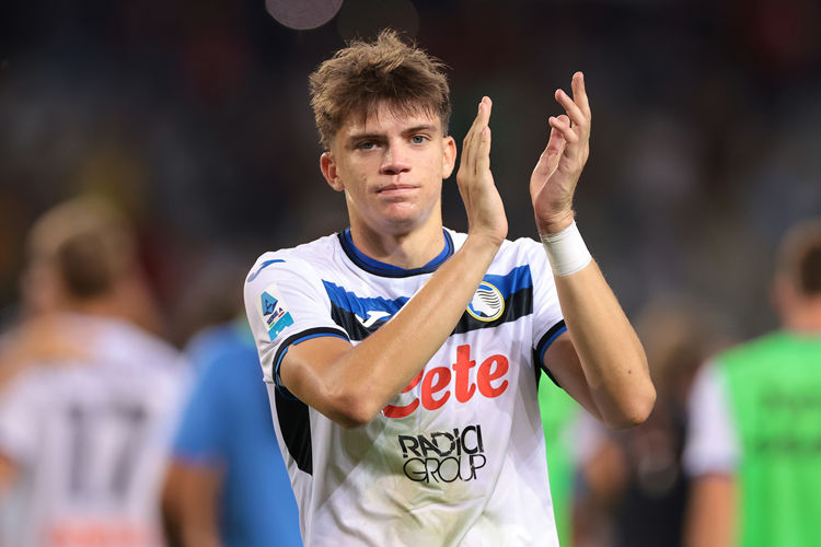 La Gazzetta dello Sport: Inter nỗ lực ép giá Palestra; Liverpool đòi 30 triệu euro + % bán lại cho Jones