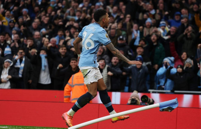 Tottenham Hotspur đang đàm phán với Manchester City về vụ chuyển nhượng Savinho