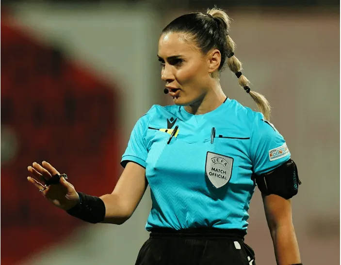 Trọng tài nữ Albania đóng cửa mạng xã hội vì chịu quấy rối tình dục