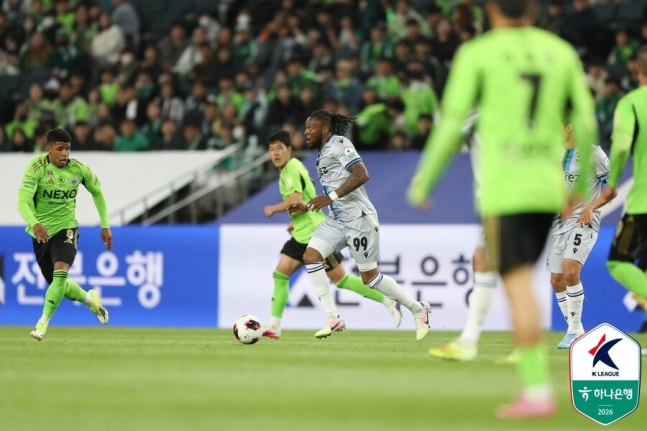 '이명주-이동률 연속골' 인천, 전북 원정서 2-1 역전승...3경기 만의 승리