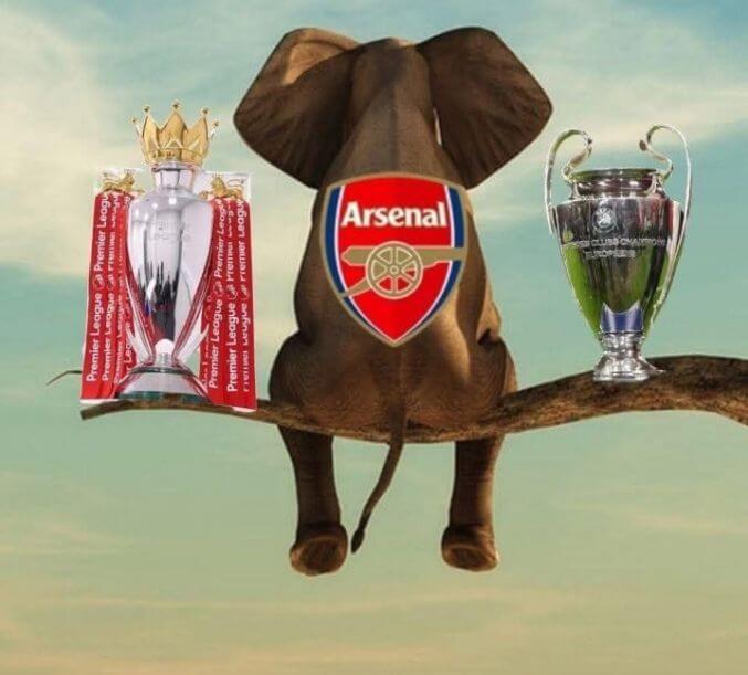 Ảnh vui hôm nay: Dẫn 3 bàn hiệp một quả không nên mở sâm banh nhé, nhắm mắt mở mắt cái Bayern đã ghi 4 bàn