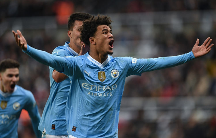 Bild: Dortmund muốn mượn kèm điều khoản mua tiền đạo cánh phải 22 tuổi Bobb của Man City, Crystal Palace và Fulham cũng quan tâm