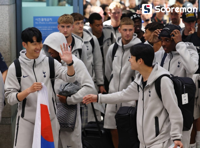 손흥민·양민혁 함께 입국! 토트넘 4번째 방한…오는 3일 뉴캐슬과 맞대결