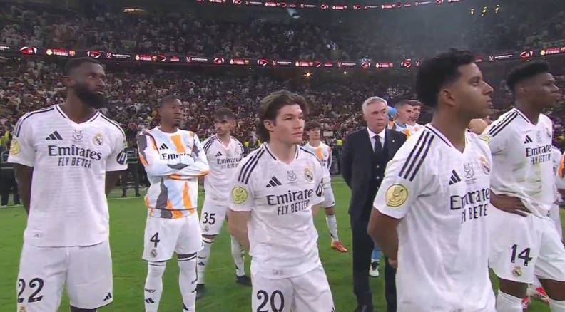 Thua trận chung kết Siêu cúp TBN, các cầu thủ Real Madrid lộ vẻ thất vọng