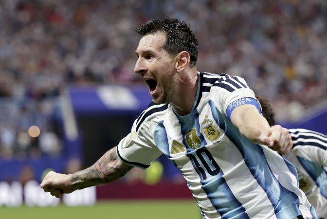 60 năm chỉ 4 lần, 2 ngày đã 2 lần! Messi và Mbappe cùng có ngày thi đấu hỏng phạt đền + ghi bàn + kiến tạo