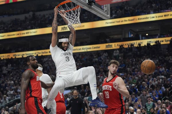 Mavericks 116-105 đánh bại Rockets, Anthony Davis giành 26+16+7 và bị chấn thương