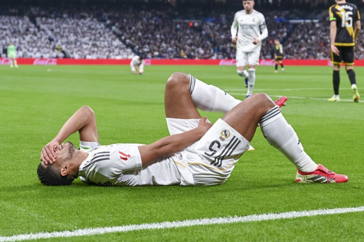 Báo AS: Jude Bellingham rách cơ bán gân, có thể vắng mặt khoảng 1 tháng