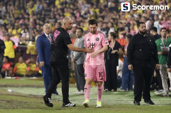 '손흥민vs메시' 세기의 대결 못 보나? 개막 2주 앞두고 메시 햄스트링 부상