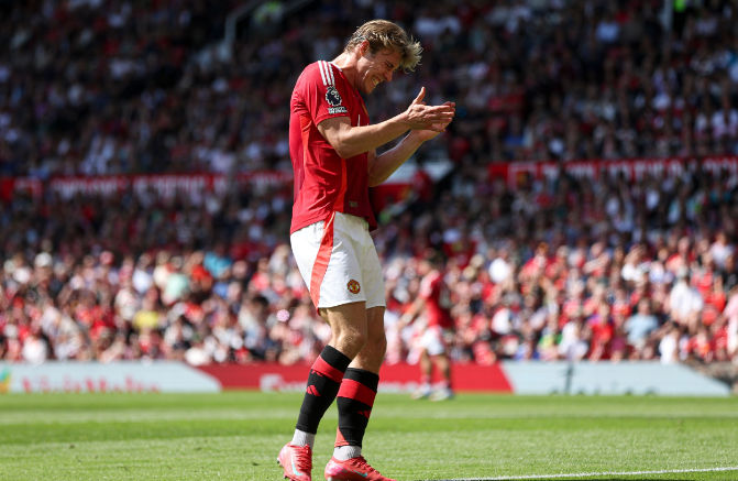 Milan hiện đang tập trung vào việc tăng cường hàng công và quan tâm đến Hoylen, Nunez, DV9 và Embolo.