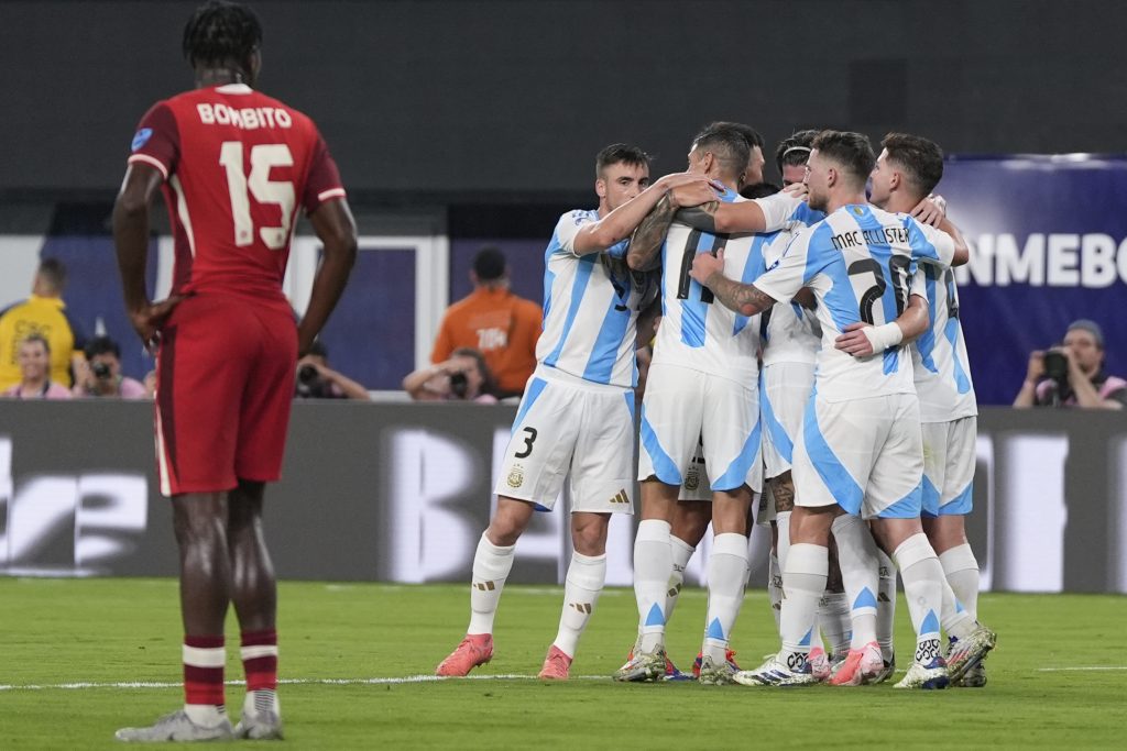 Lionel Messi Pleases Fans In New York As Argentina Reach Copa America Final