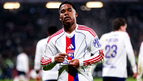 Lyon đạt chuỗi 11 chiến thắng liên tiếp, thành tích tốt nhất của một đội bóng Ligue 1 trong 10 năm qua