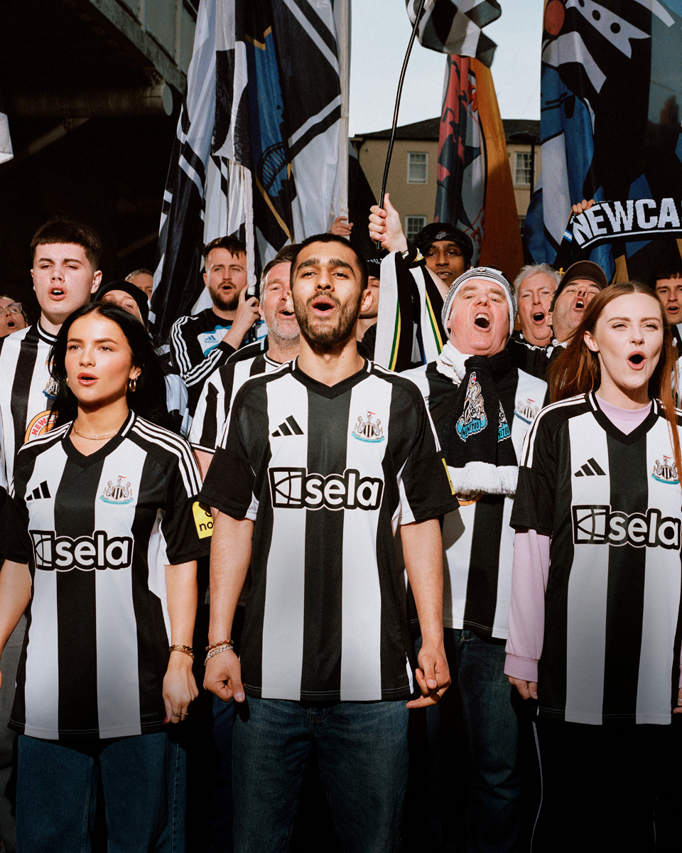 Áo thi đấu sân nhà Newcastle United cho mùa giải 2024-25