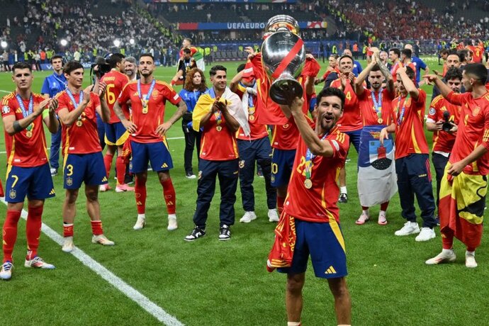 Jesus Navas: A Sevilla icon and Spain legend bids farewell