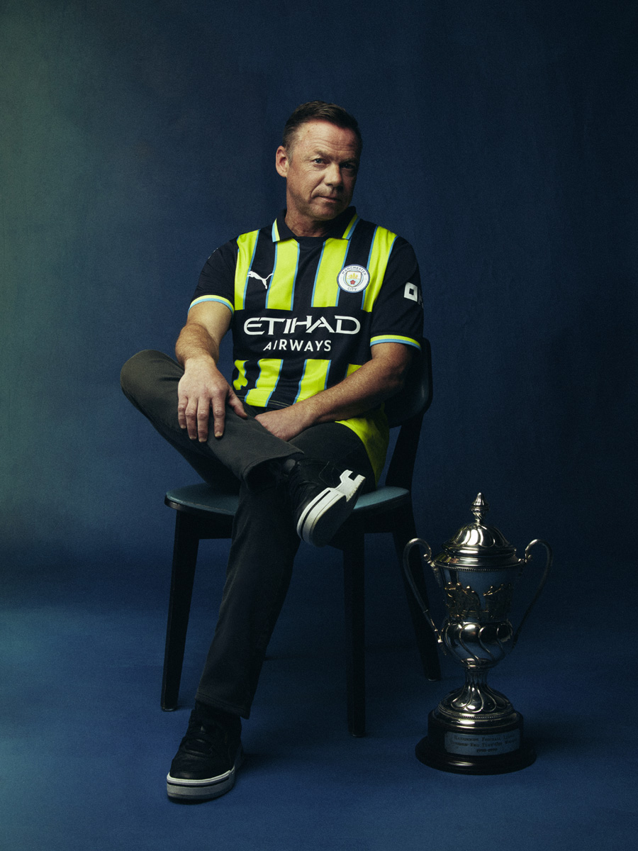 Áo đấu sân khách Manchester City cho mùa giải 2024-25