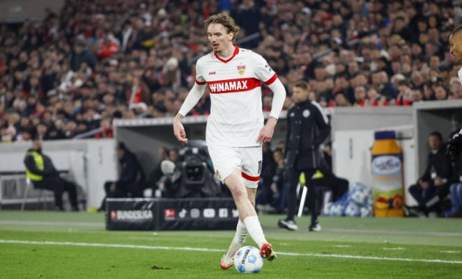 Bayern Munich đang thảo luận lại việc ký hợp đồng với Waltermade, nhưng vẫn còn do dự về việc ký hợp đồng với Enkun