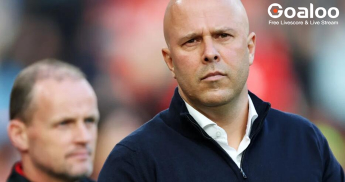 Jamie Carragher says he spotted something unusual about Arne Slot in Liverpool’s 2-1 win vs Chelsea