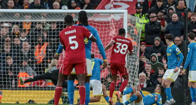 พรีเมียร์ลีก - ลิเวอร์พูล 2-1 วูล์ฟแฮมป์ตัน