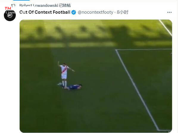 ประท้วงเงียบ! แลวันดอฟสกีแชร์วิดีโอที่ตัวเองโดนกอดและโยนเข้าไปในเขตโทษ โดยไม่เขียนแคปชั่นใดๆ