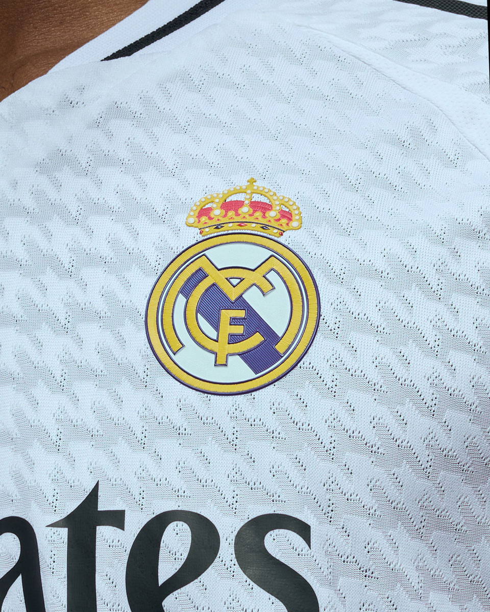 ​Áo thi đấu sân nhà Real Madrid cho mùa giải 2024-25