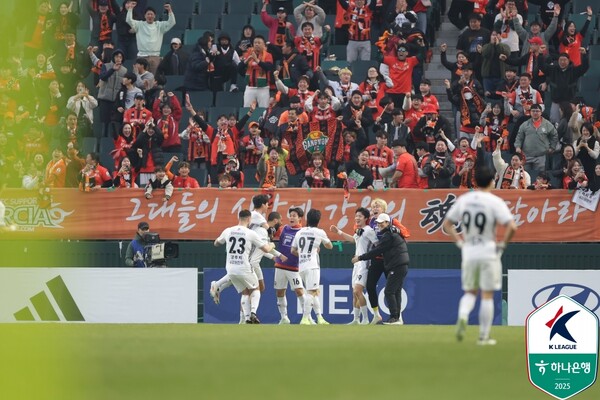 전북, 안방서 강원에 0-1 패배...3연패 부진